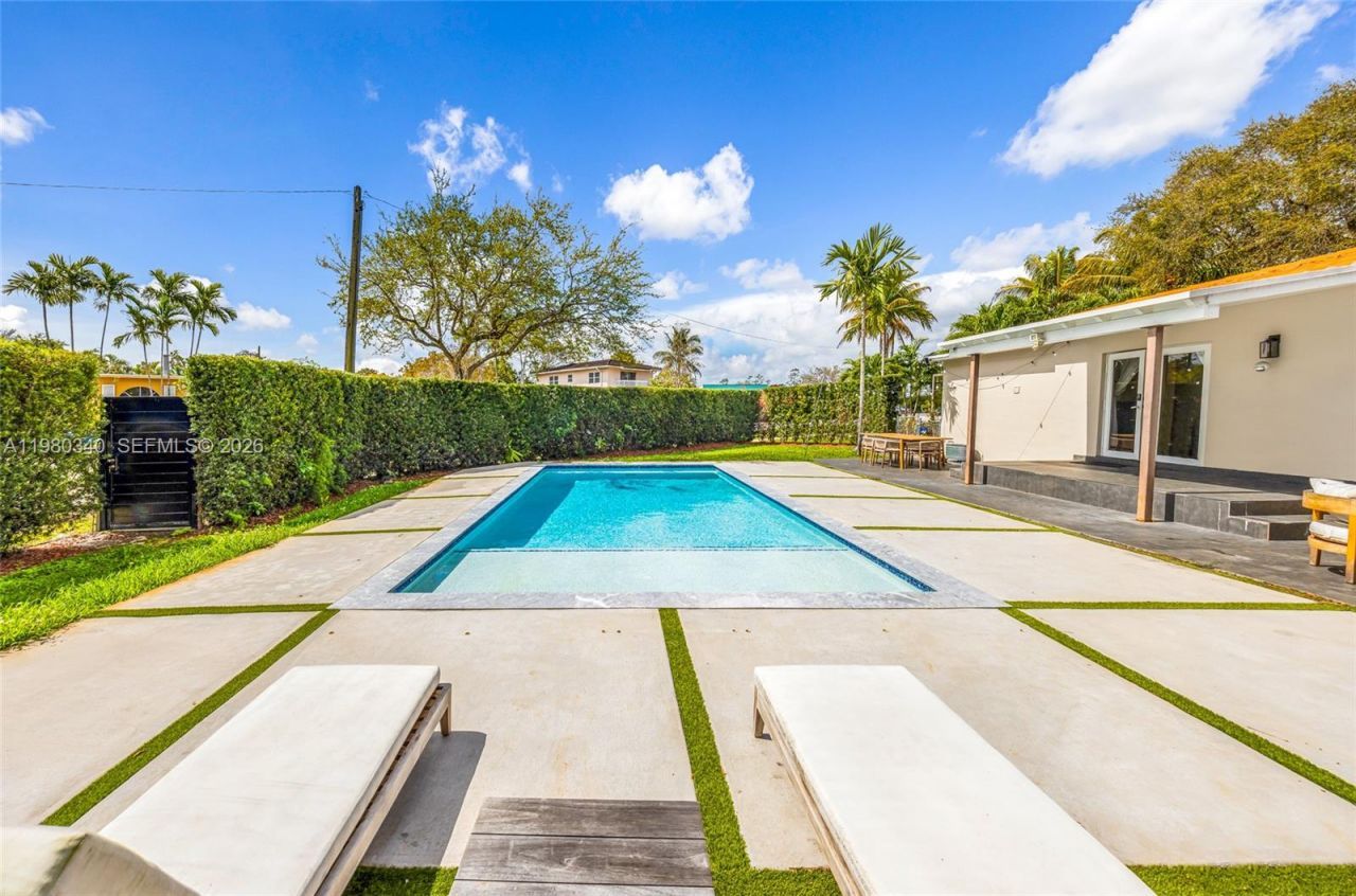 172 Bentley Dr, Miami Springs, FL 33166 Photo