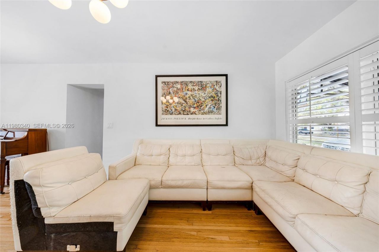 172 Bentley Dr, Miami Springs, FL 33166 Photo