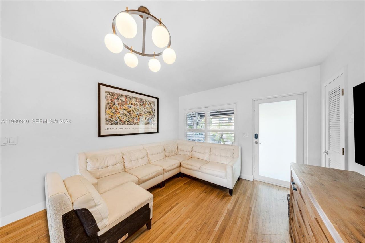 172 Bentley Dr, Miami Springs, FL 33166 Photo