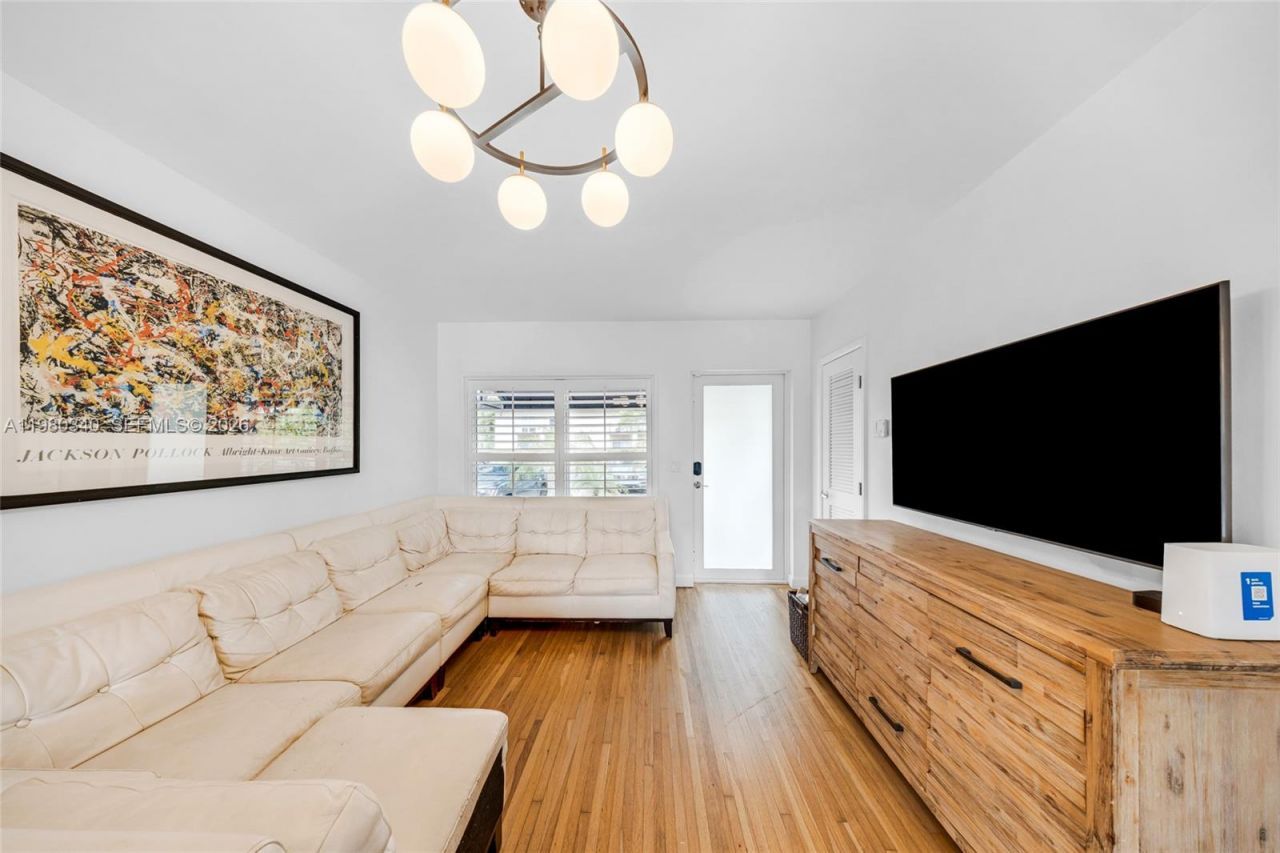 172 Bentley Dr, Miami Springs, FL 33166 Photo