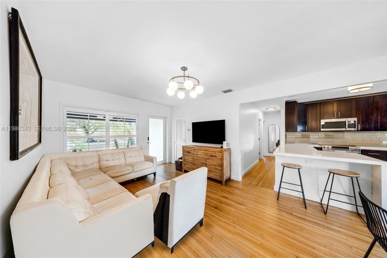 172 Bentley Dr, Miami Springs, FL 33166 Photo