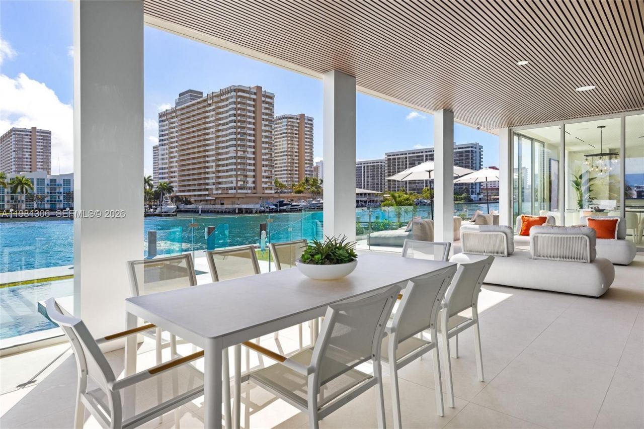 503 Palm Dr, Hallandale Beach, FL 33009 Photo