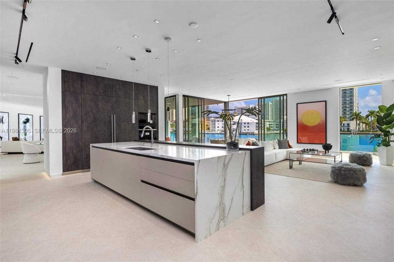 503 Palm Dr, Hallandale Beach, FL 33009 Photo