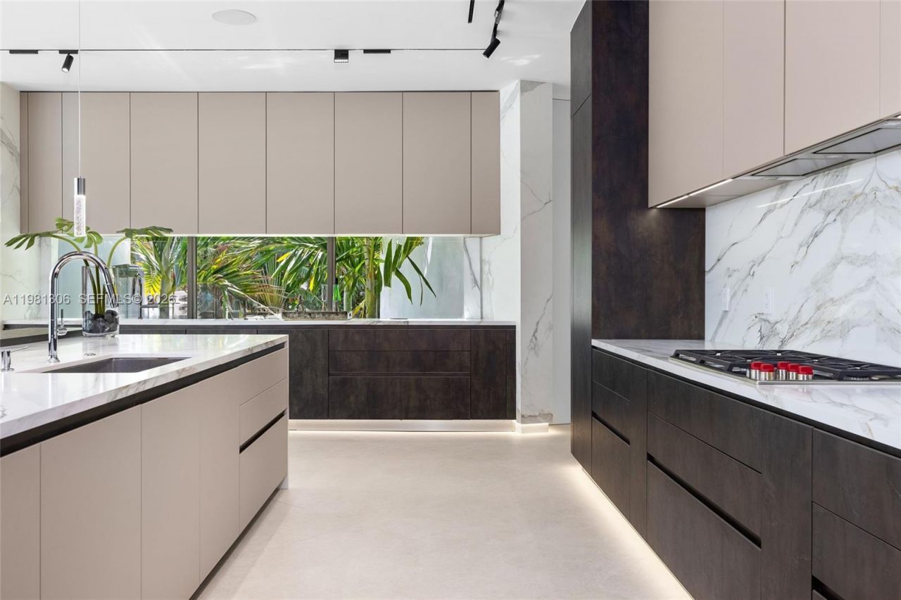 503 Palm Dr, Hallandale Beach, FL 33009 Photo