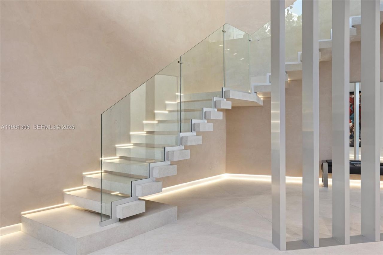 503 Palm Dr, Hallandale Beach, FL 33009 Photo