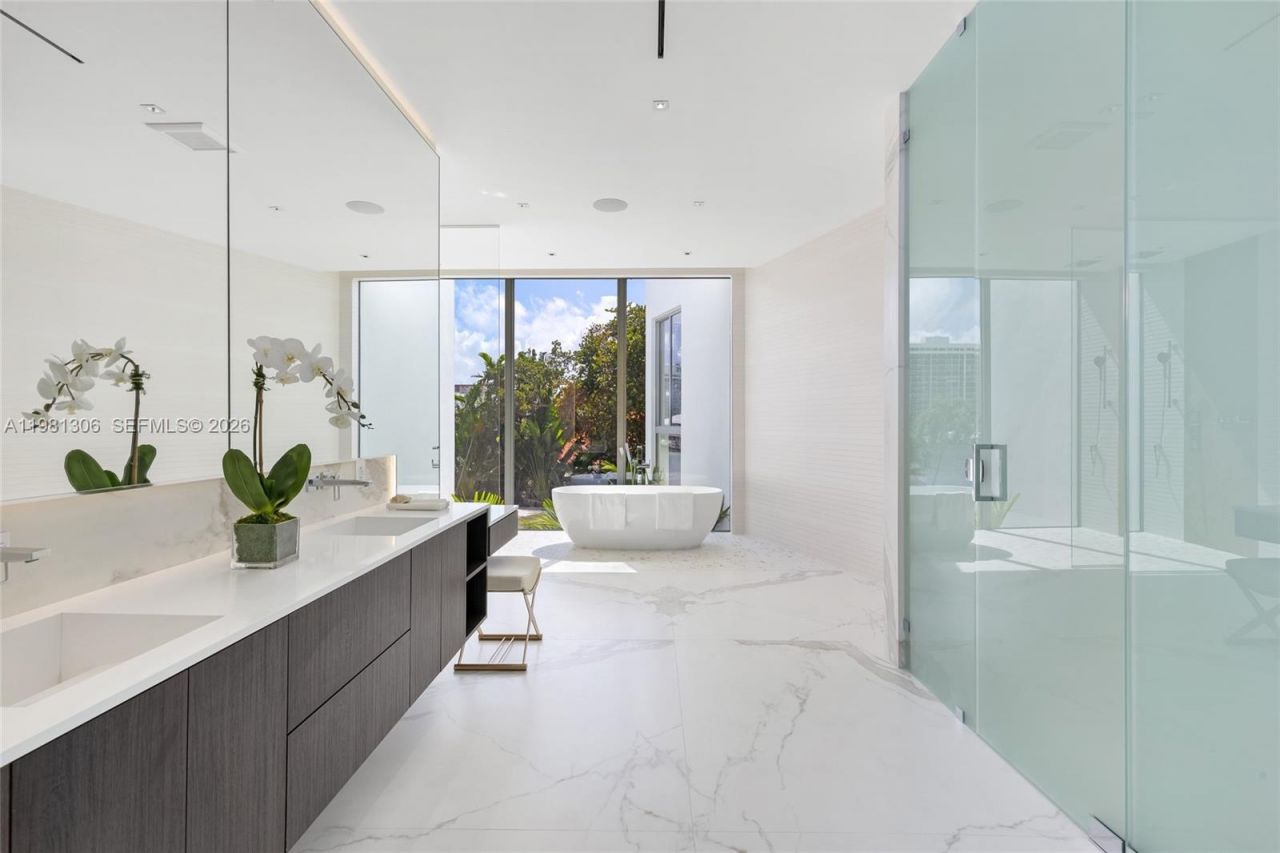 503 Palm Dr, Hallandale Beach, FL 33009 Photo