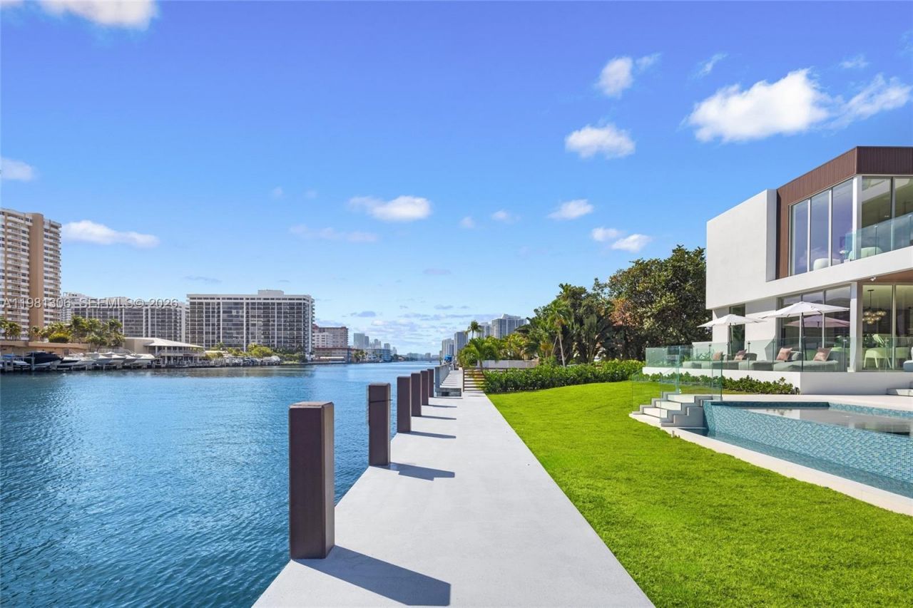 503 Palm Dr, Hallandale Beach, FL 33009 Photo