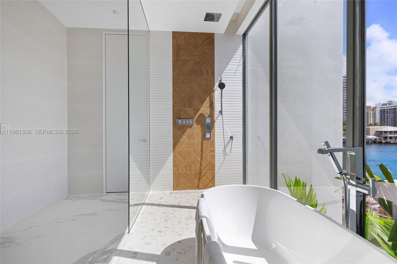 503 Palm Dr, Hallandale Beach, FL 33009 Photo