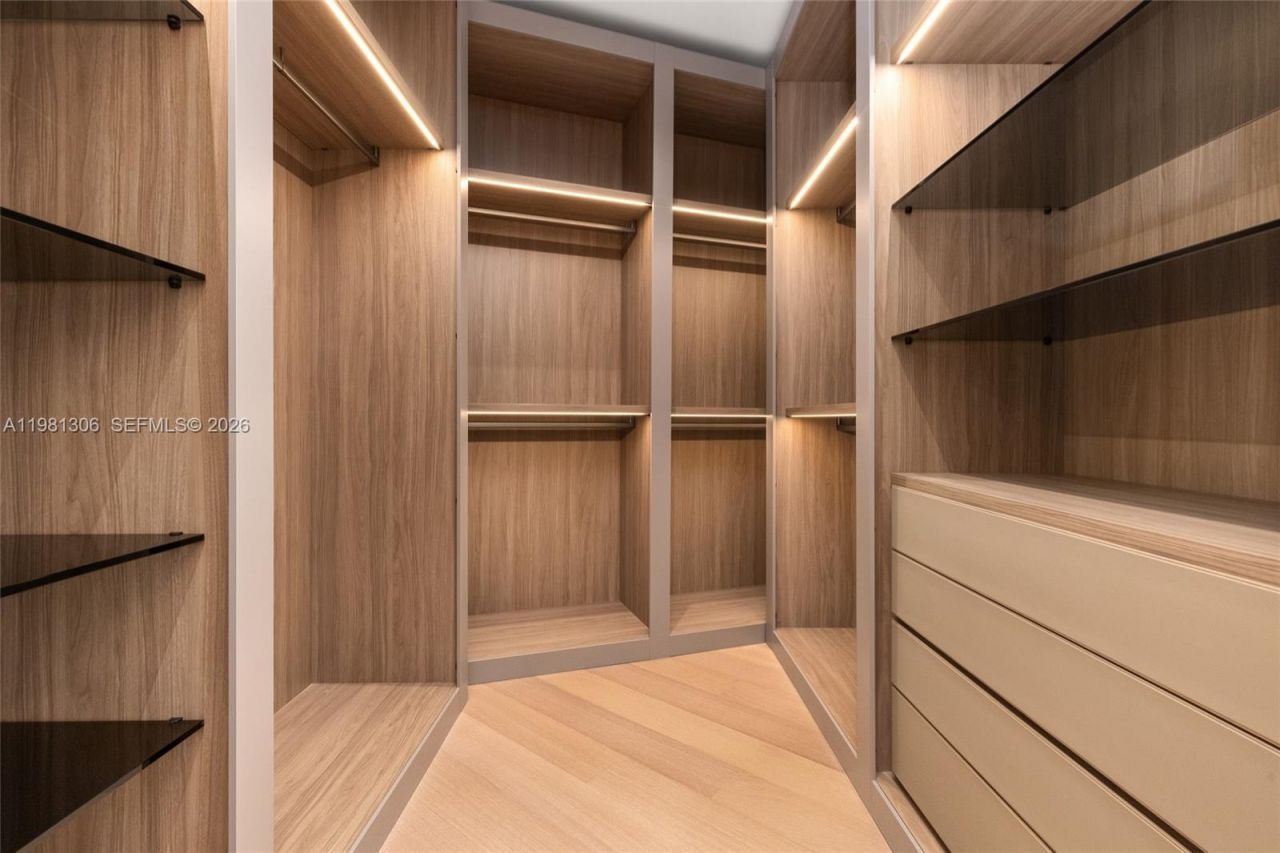 503 Palm Dr, Hallandale Beach, FL 33009 Photo