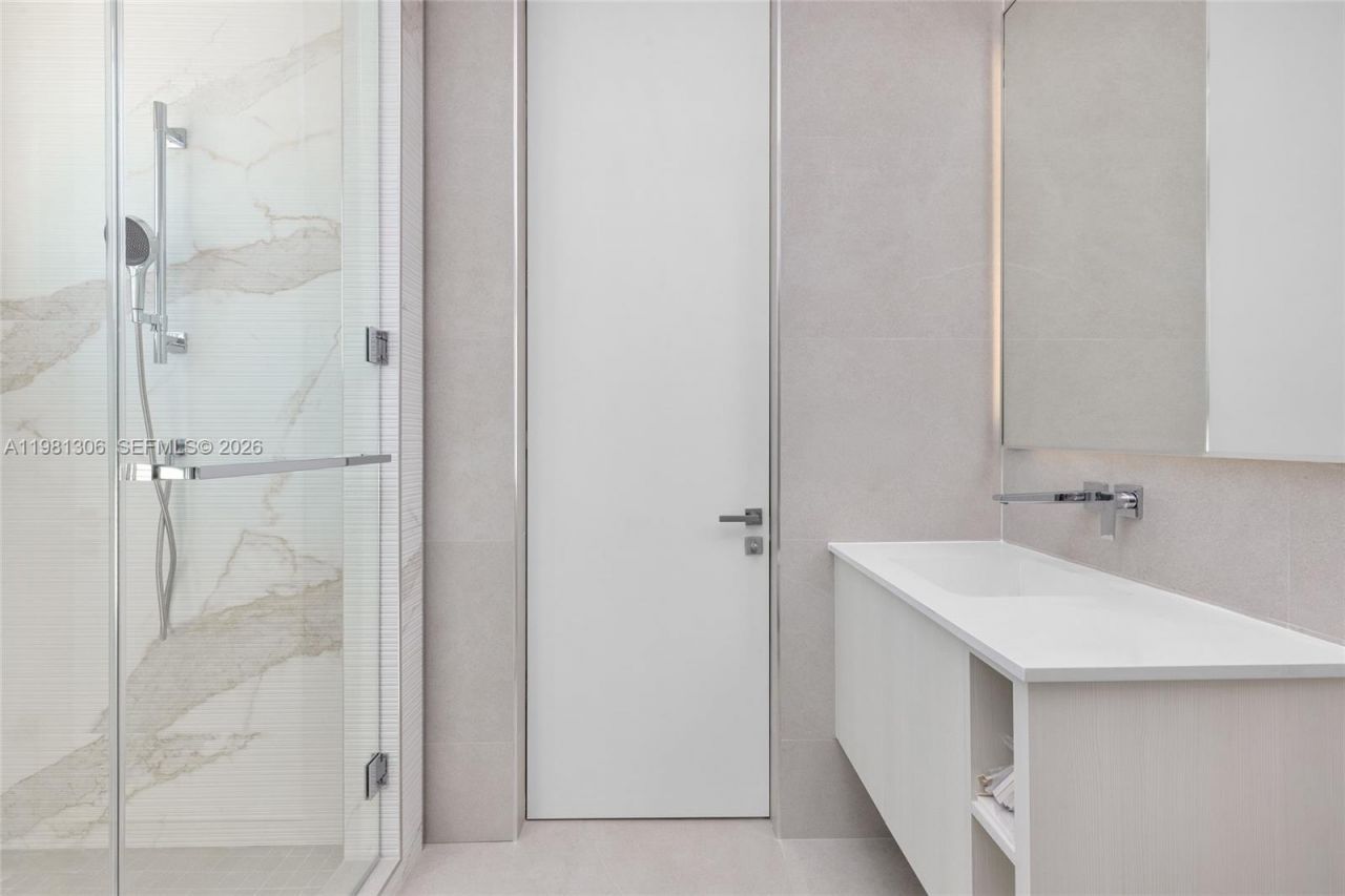 503 Palm Dr, Hallandale Beach, FL 33009 Photo