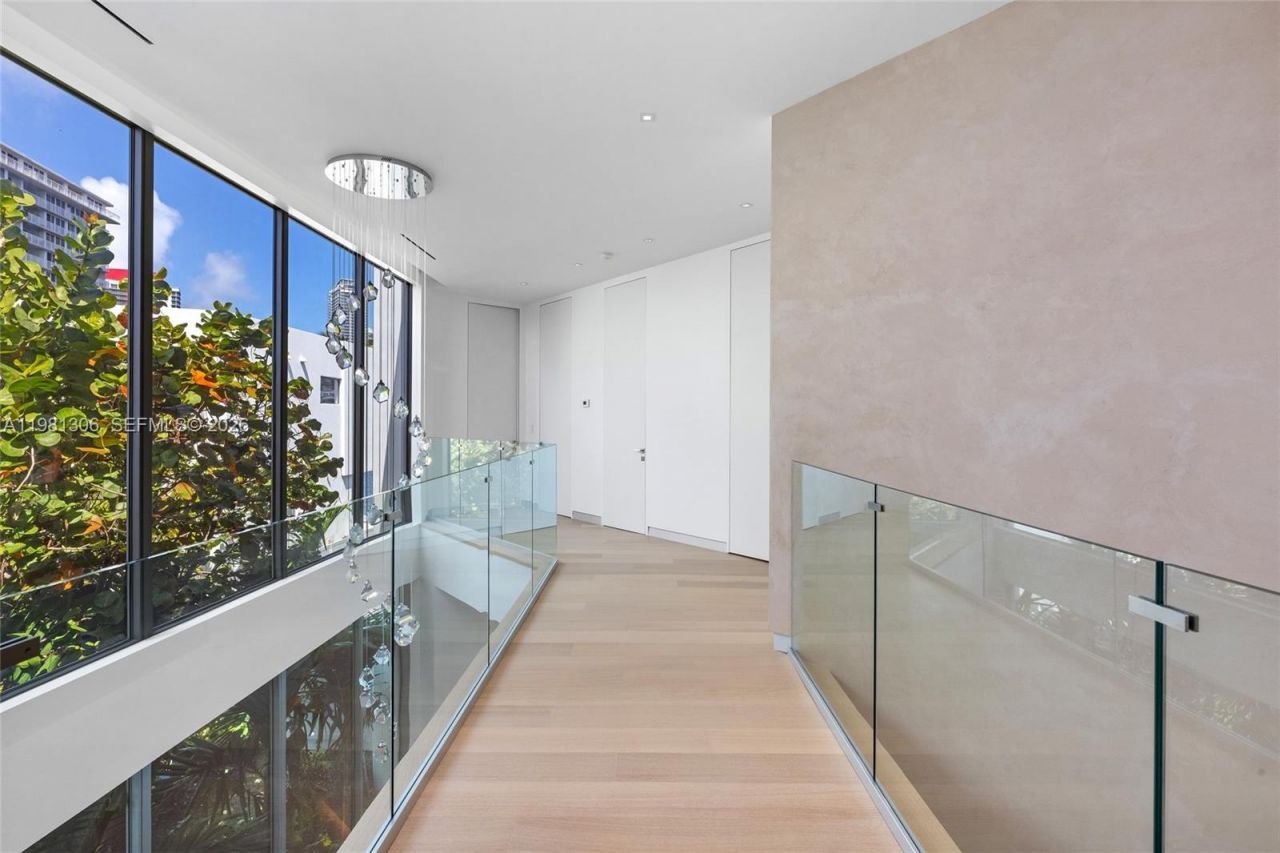 503 Palm Dr, Hallandale Beach, FL 33009 Photo