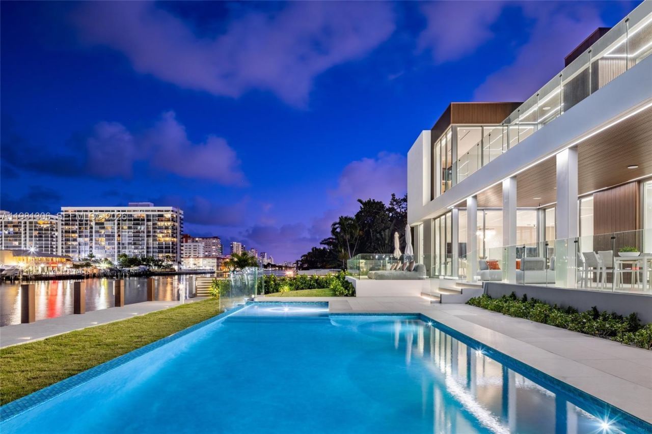 503 Palm Dr, Hallandale Beach, FL 33009 Photo