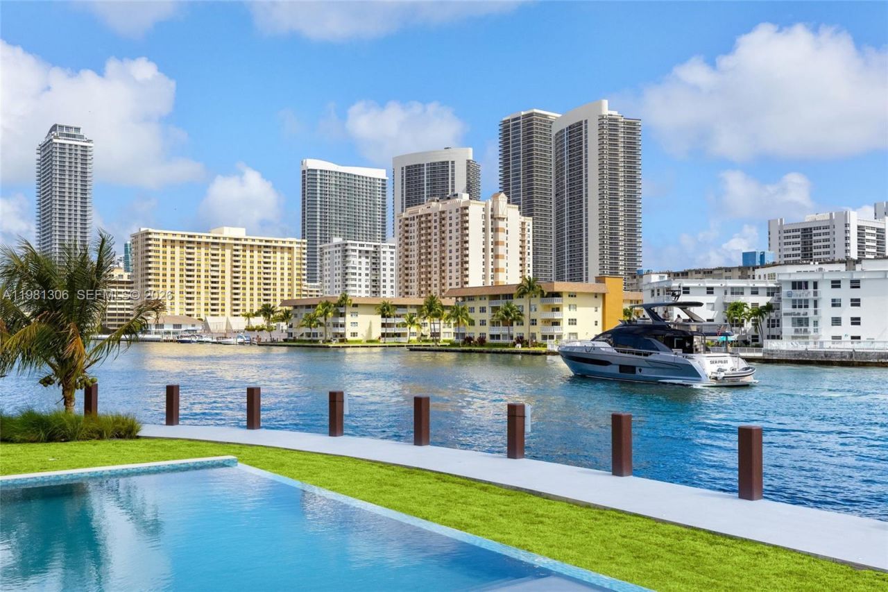 503 Palm Dr, Hallandale Beach, FL 33009 Photo