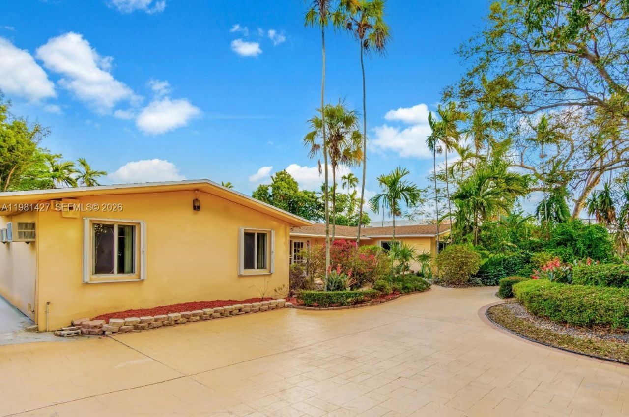 4725 SW 89th Ave, Miami, FL 33165 Photo