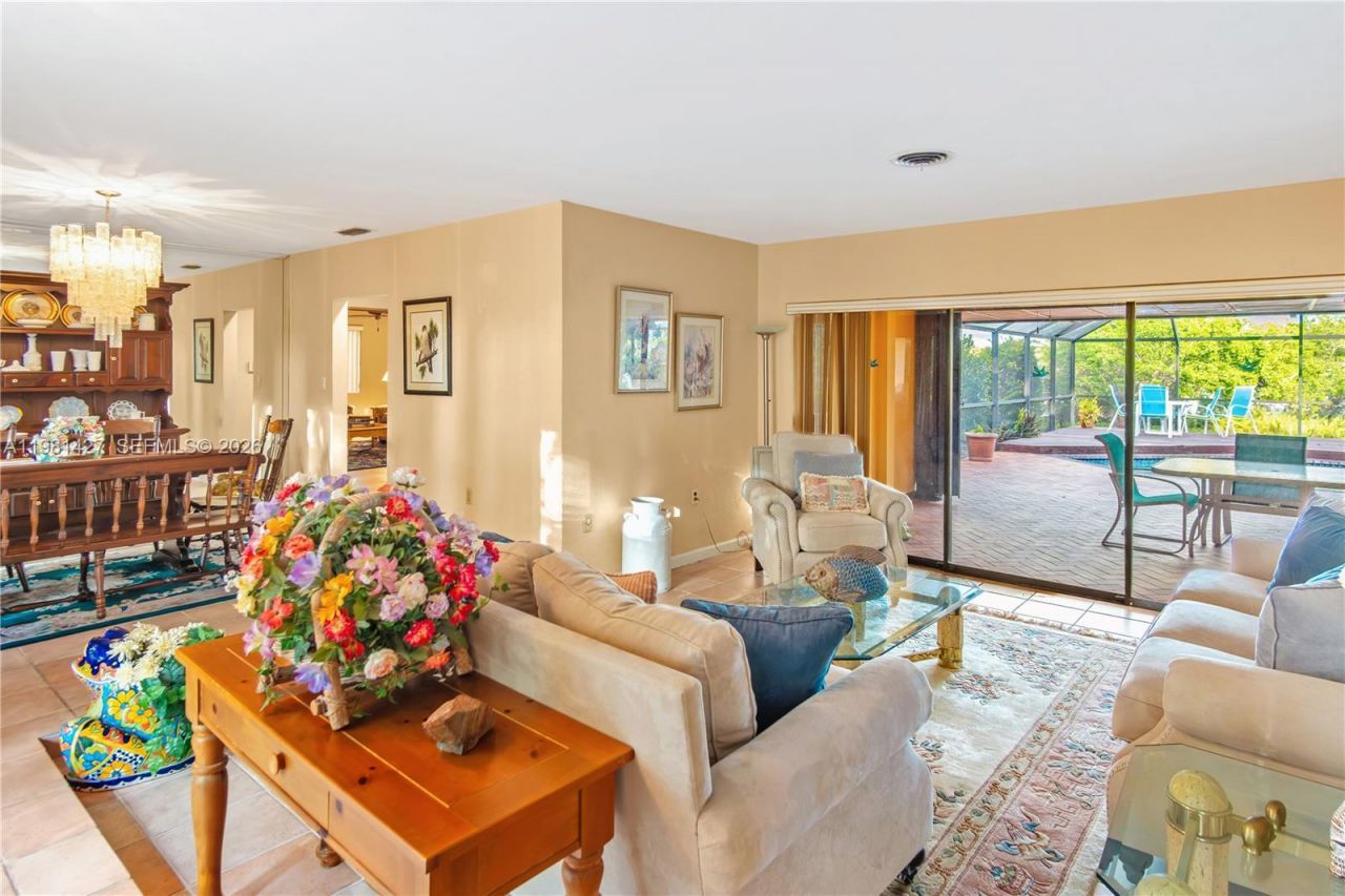 4725 SW 89th Ave, Miami, FL 33165 Photo