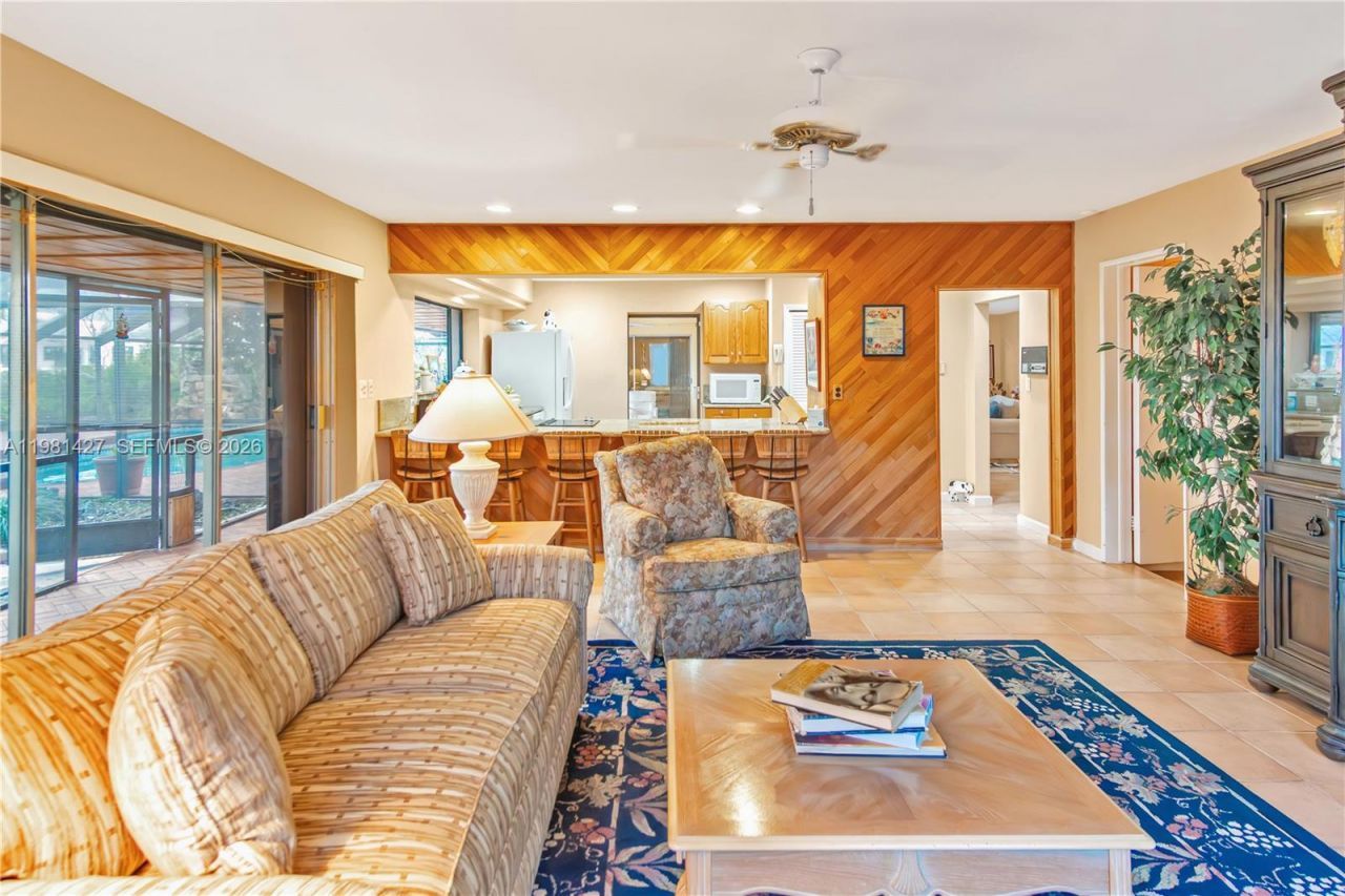 4725 SW 89th Ave, Miami, FL 33165 Photo