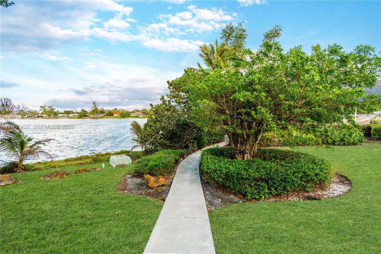 4725 SW 89th Ave, Miami, FL 33165 Photo