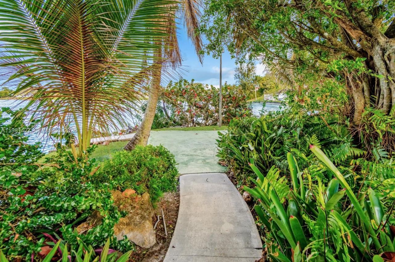 4725 SW 89th Ave, Miami, FL 33165 Photo