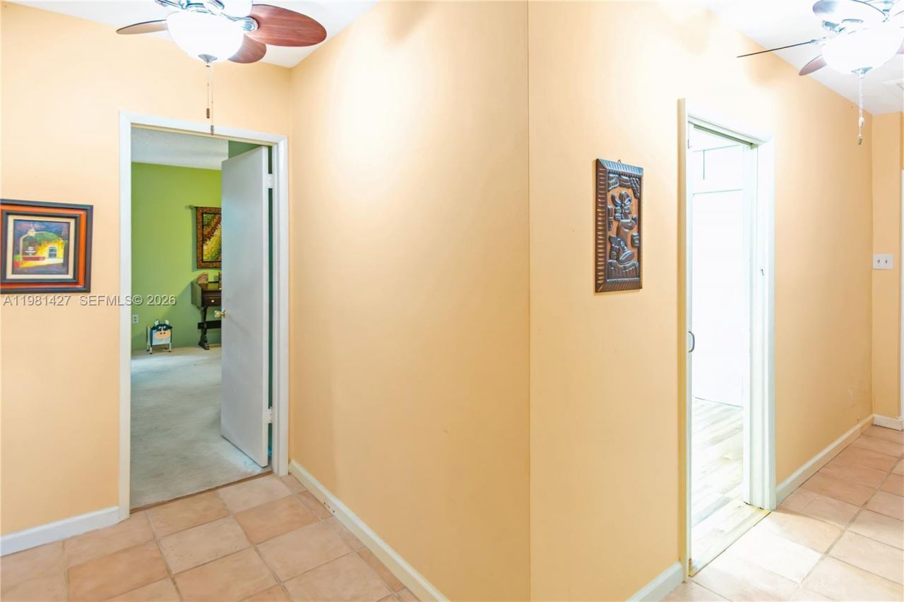 4725 SW 89th Ave, Miami, FL 33165 Photo