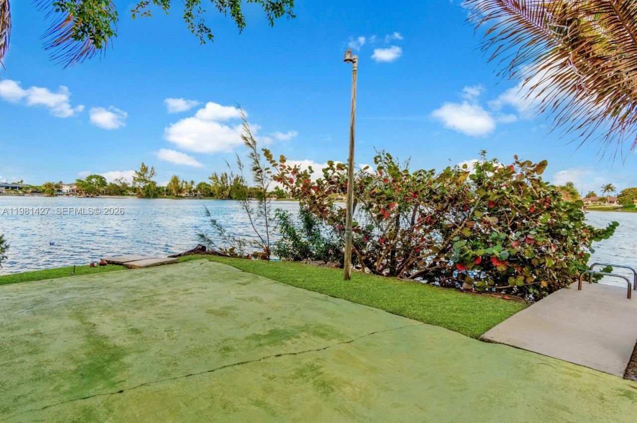 4725 SW 89th Ave, Miami, FL 33165 Photo