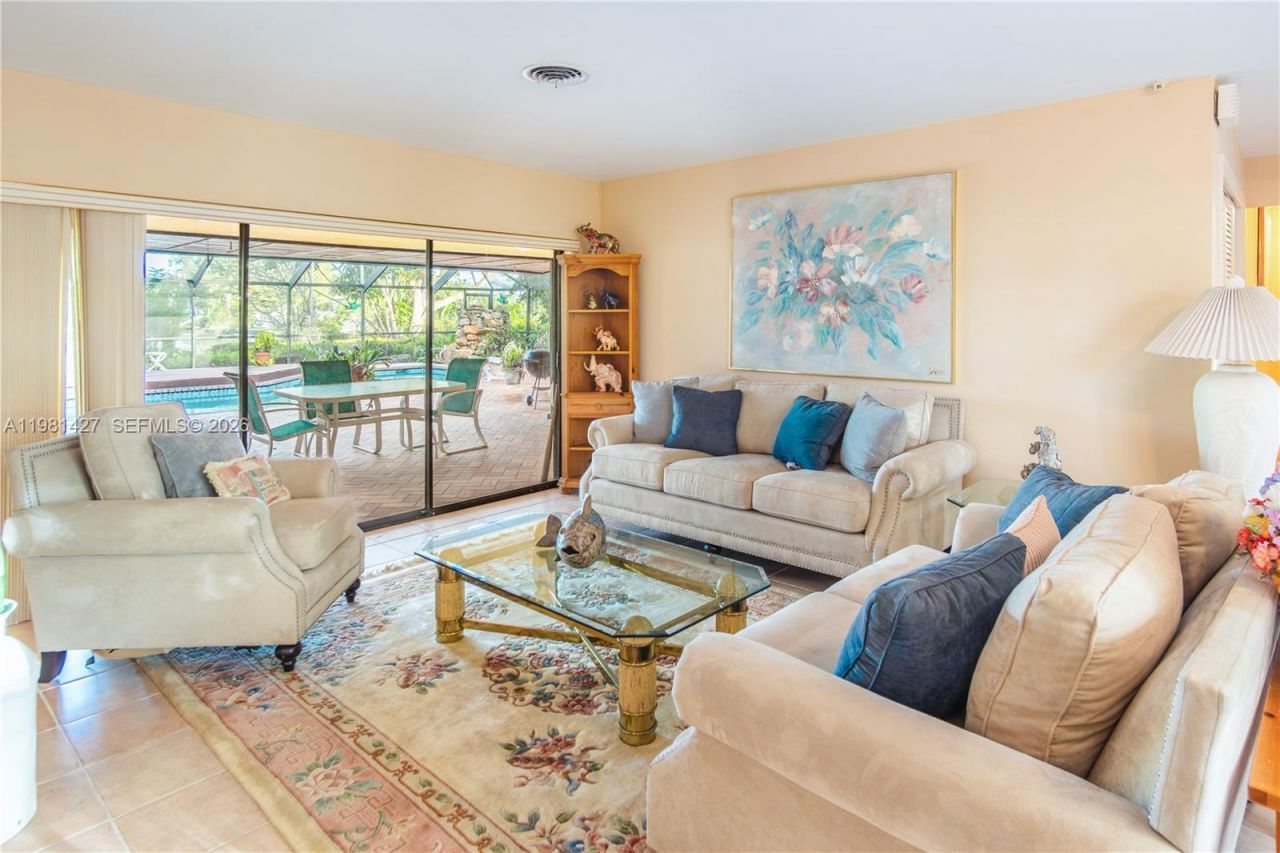 4725 SW 89th Ave, Miami, FL 33165 Photo