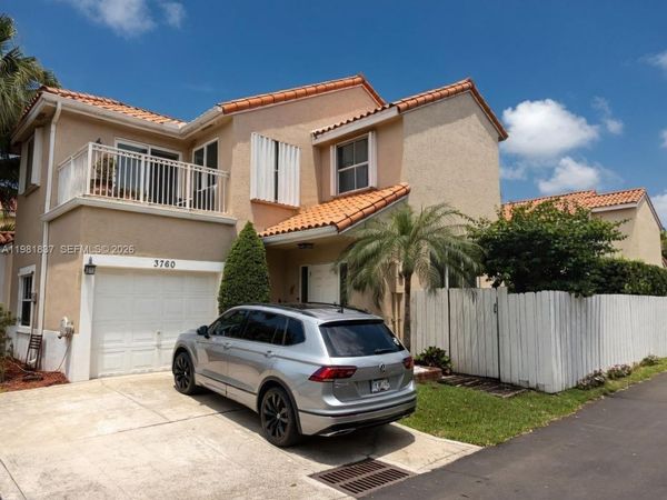 3760 Westminster St, Hollywood, FL 33021