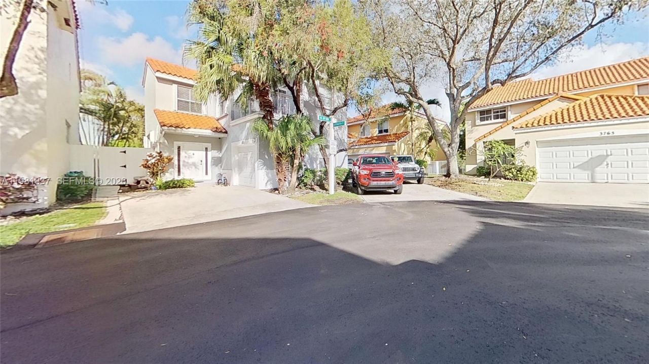 3760 Westminster St, Hollywood, FL 33021 Photo