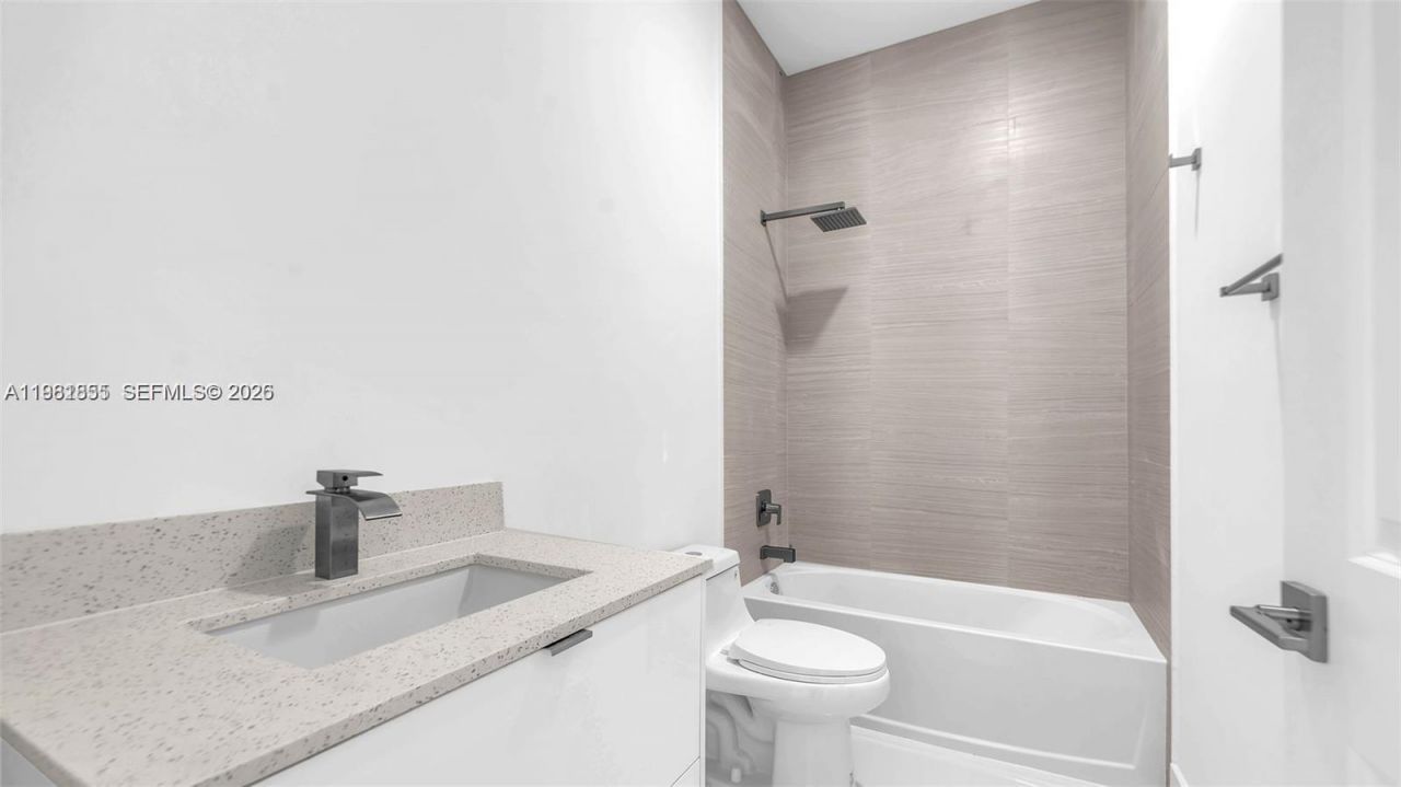 15455 SW 232nd St, Unit A, Miami, FL 33170 Photo