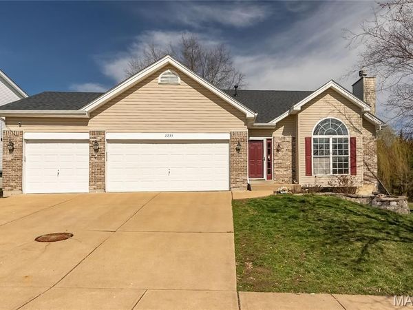 2235 Silver Lake Estates Drive, Pacific, MO 63069
