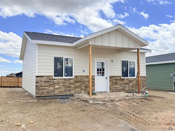 5631 CRYSTALLINE HILLS DR, Rapid City, SD 57703