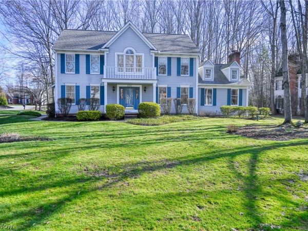 235 Bridgewater Circle , Hudson, OH 44236