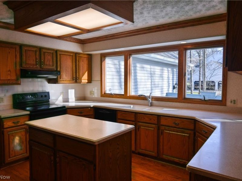 235 Bridgewater Circle , Hudson, OH 44236 Photo 9