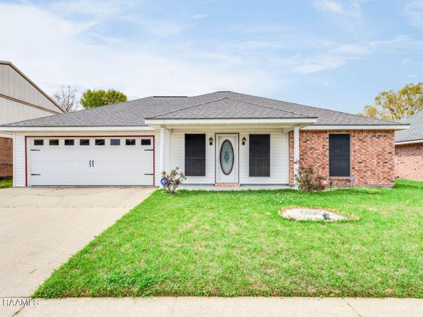 311 Lodge Drive , Lafayette, LA 70506
