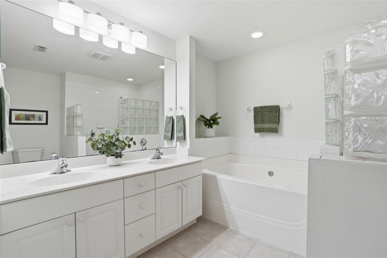 15153 Oxford Cove, Unit 2303, Fort Myers, FL 33919 Photo