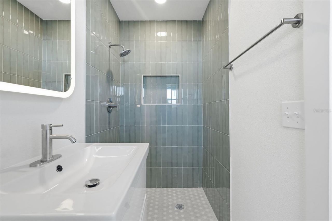 2989 Greenbriar Street , Sarasota, FL 34237 Photo