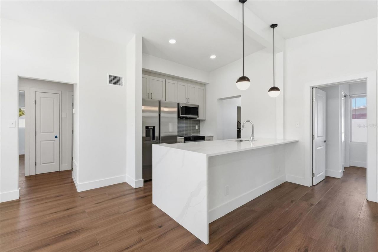 2989 Greenbriar Street , Sarasota, FL 34237 Photo