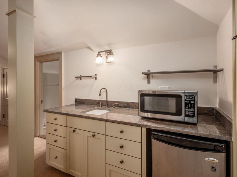 140 N Parkview Avenue, Bexley, OH 43209 Photo 66