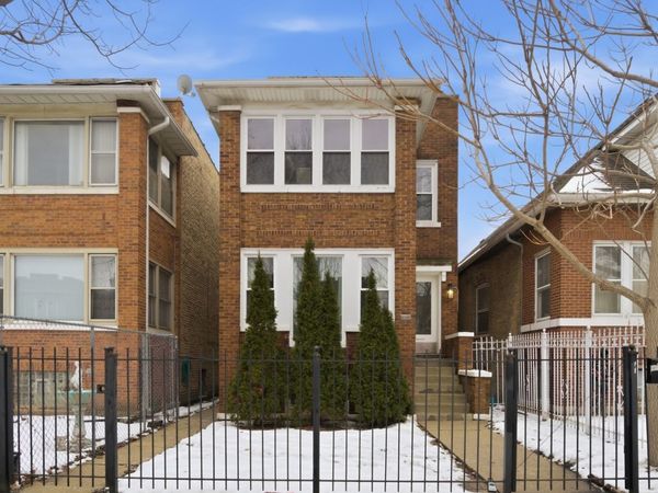 4045 W Nelson Street, Chicago, IL 60641