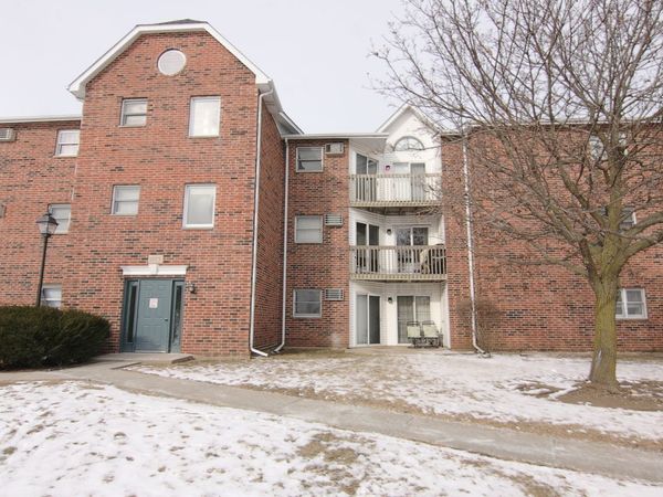 1375 Cunat Court, Unit 1C, Lake In The Hills, IL 60156