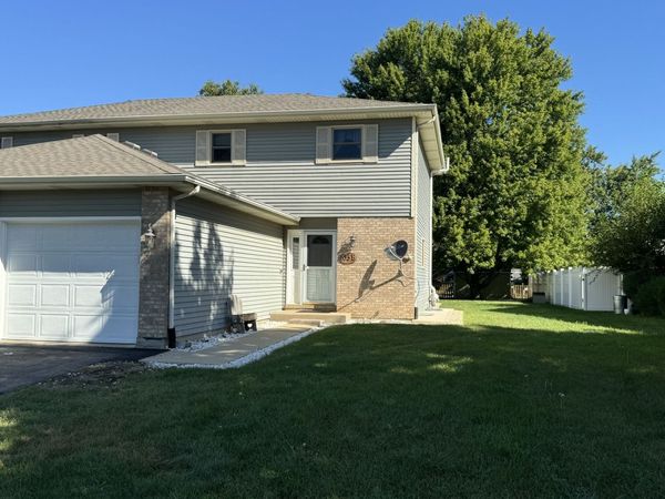 405 Elm Street, Unit B, Yorkville, IL 60560