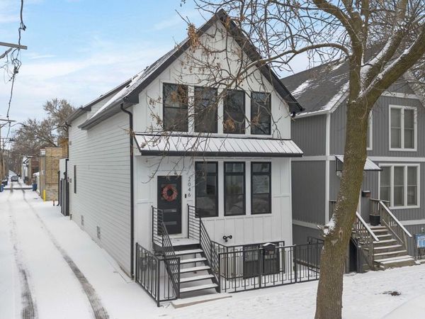 2046 W Moffat Street, Unit 1, Chicago, IL 60647