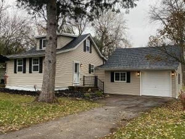 3016 Grove Lane, Cary, IL 60013