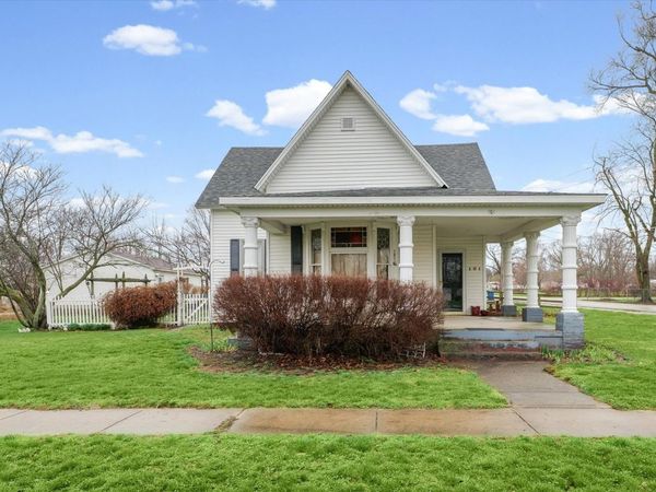101 S Vermilion Street, Indianola, IL 61850