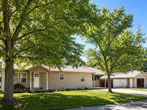721 N 17th Street, Herrin, IL 62848