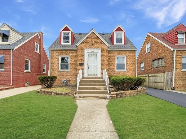 1925 S 22nd Avenue, Maywood, IL 60153