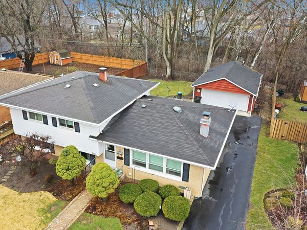 908 French Drive, Mundelein, IL 60060