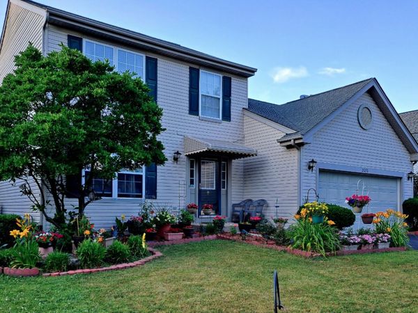 2070 Foxtail Drive, Aurora, IL 60504