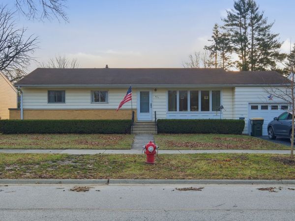 731 N Gibbons Avenue, Arlington Heights, IL 60004