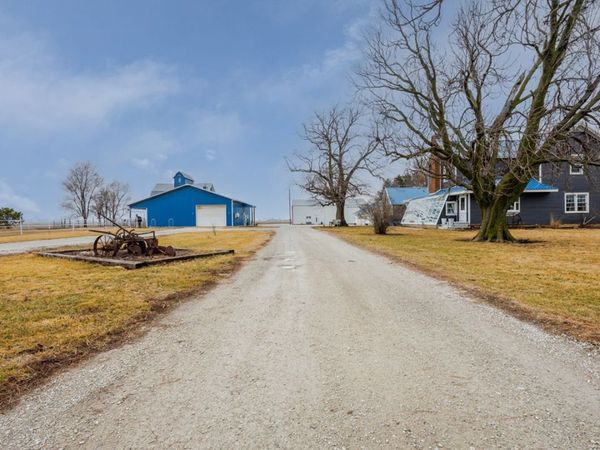 10147 N 1000 East Road, Chenoa, IL 61726