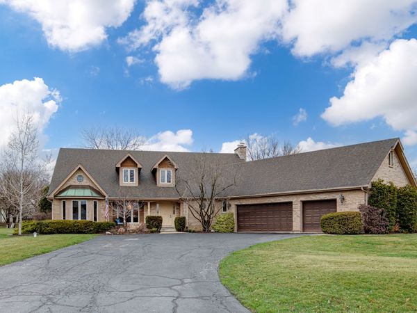 29W220 Oak Knoll Road, West Chicago, IL 60185